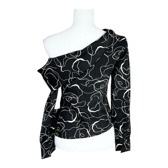 NWT ASTR The Label Asymmetrical Black & White Ruffle Abstract Blouse Size XS - Picture 5 of 8